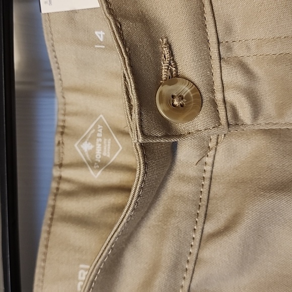 Capris - Picture 3 of 8